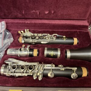 Buffet E11 C Clarinet (wood/silver; consignment)